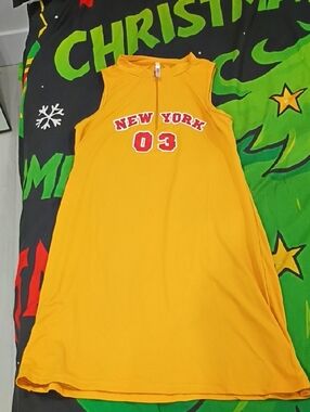 Yellow 'New York 03' Sleeveless Dress